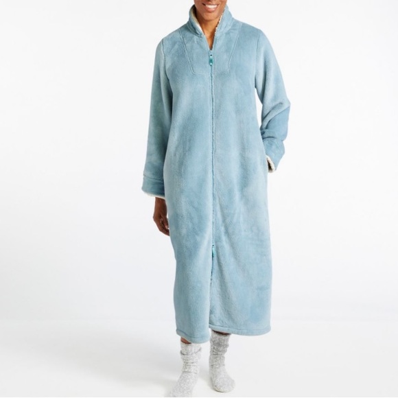 LL Bean Wicked Plush Robe - Picture 12 of 16